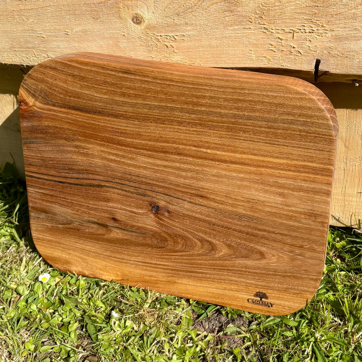 Elm Chopping Board medium