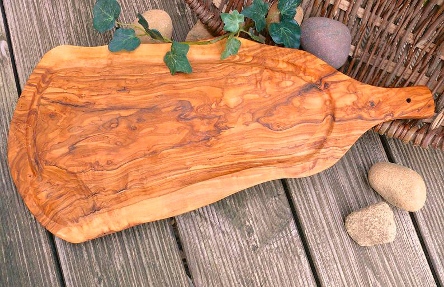 Chopping/Cutting board (L45-49cm) with juice rim & handle